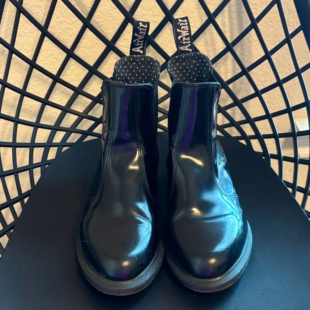 Dr. Martens Boots in Black Sz 7 - Picture 1 of 8